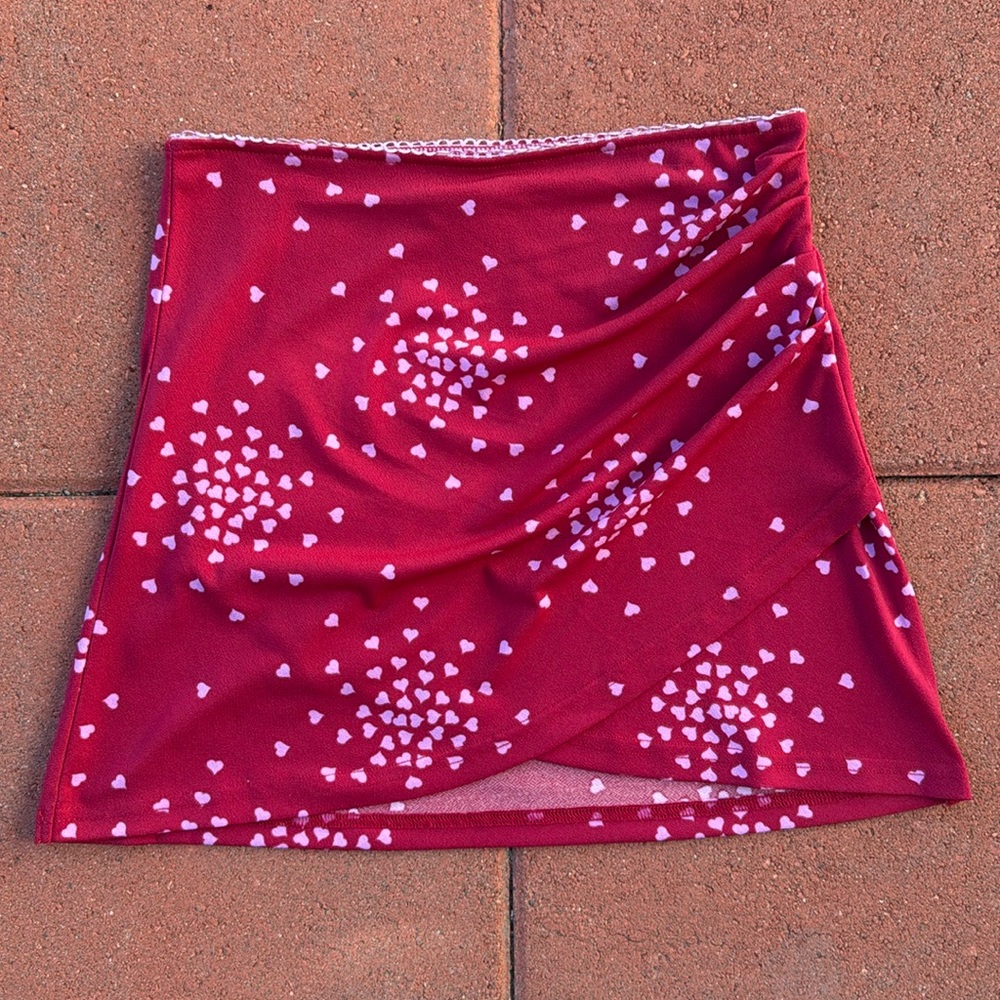 URBAN OUTFITTERS Dark Pink Mini Skirt with baby pink hearts